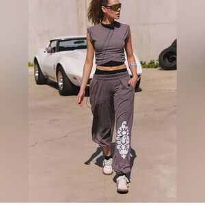 🆕 Free People Hot Shot Crossover Logo Set | Dark Shadow